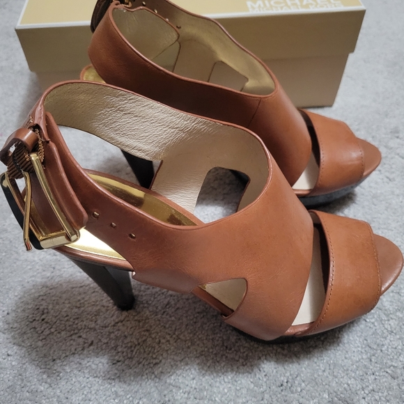 Michael Kors heels - Picture 1 of 2